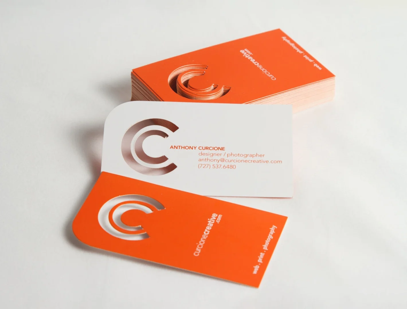 400 GSM Custom Die Cut Gold Fil Spot UV Matt Lamination Size: 9x5.5cm